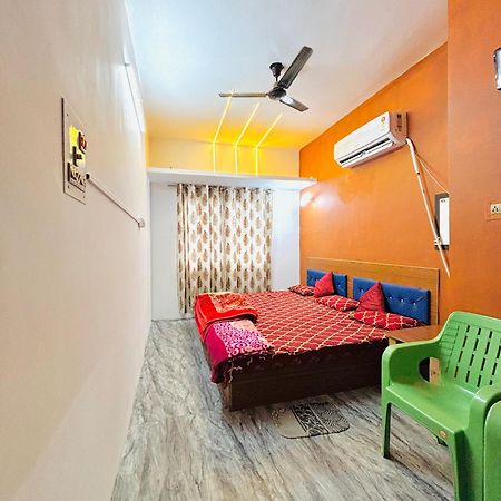 ורנאסי Shivalay Paying Guest House מראה חיצוני תמונה
