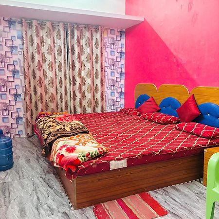 ורנאסי Shivalay Paying Guest House מראה חיצוני תמונה