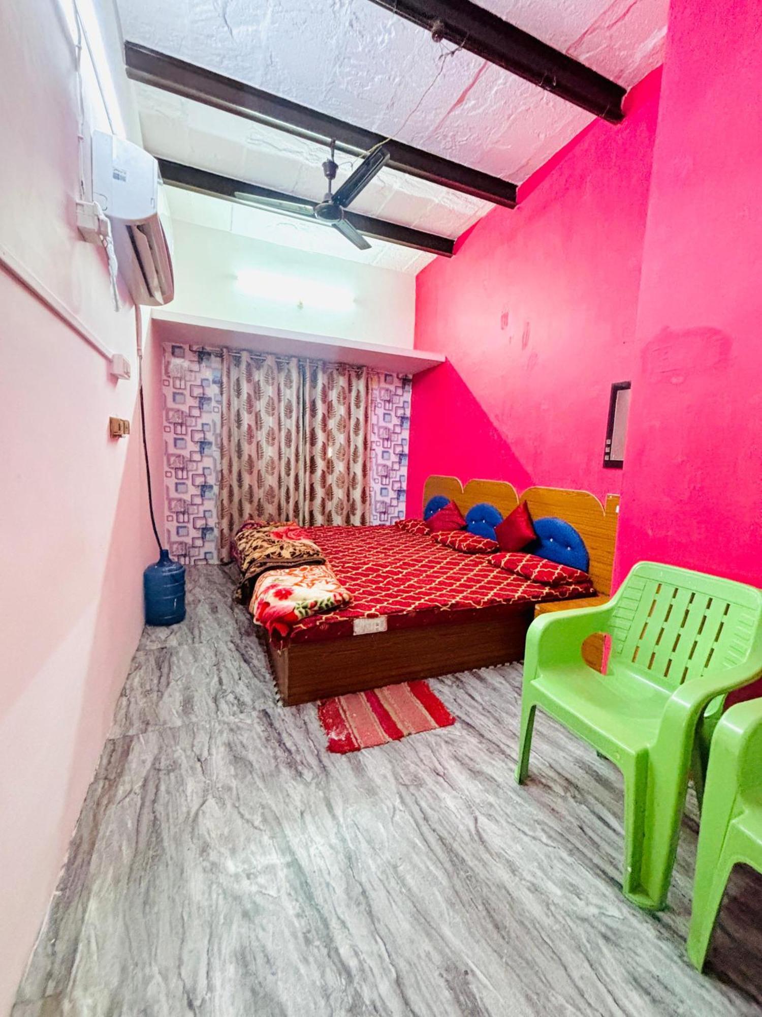 ורנאסי Shivalay Paying Guest House מראה חיצוני תמונה