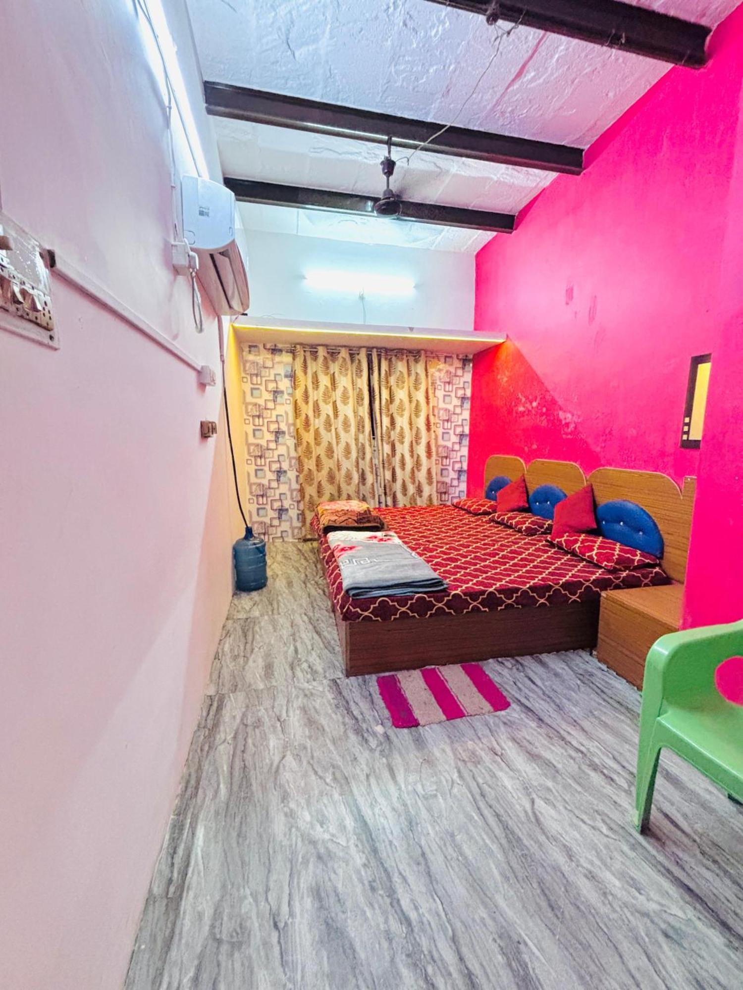 ורנאסי Shivalay Paying Guest House מראה חיצוני תמונה
